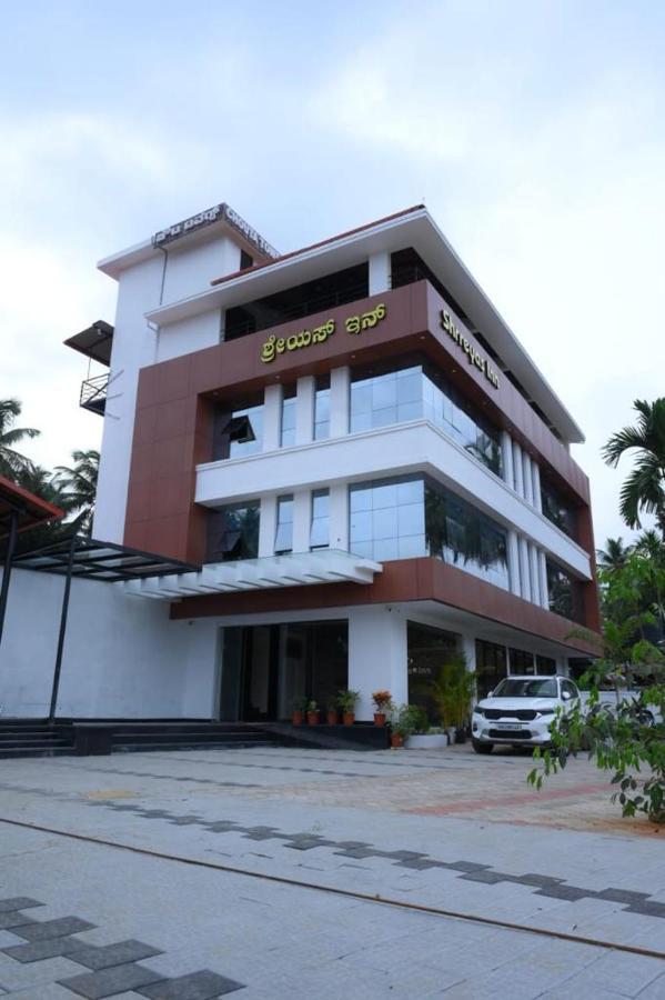 Shrreyas Inn Boarding & Lodging 昆达普拉 外观 照片